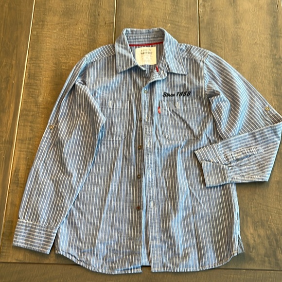 Levi’s Shirt - Picture 1 of 5